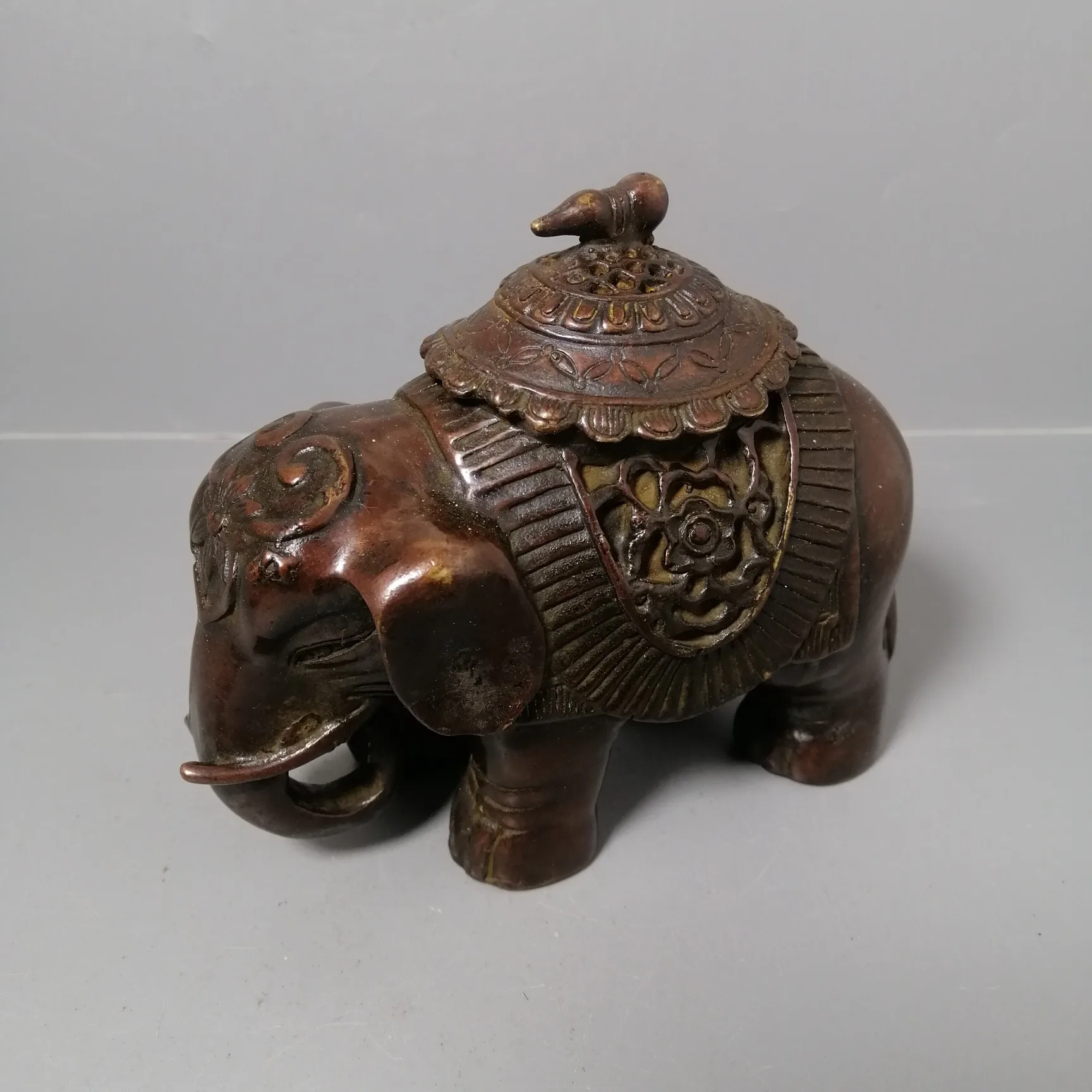 פיל בצורת מבער קטורת עם ביצוע מעולה הביתה מלאכות המשפחה קישוט קישוטים עתיקות נחושת קולקציית